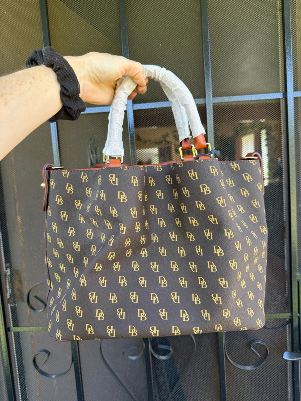 Dooney & Bourke Gretta Brenna crossbody bag - Picture 6 of 12